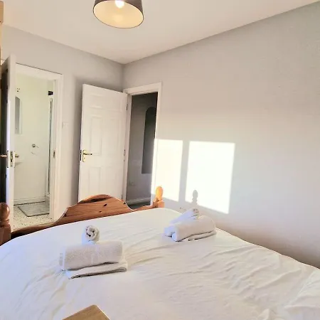 Cosy 3 Bedroom Ensuites Apartment Galway